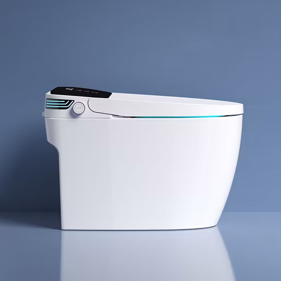 Banheiro de hotel usa banheiros de cerâmica para armário de água